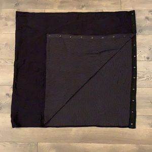 Lululemon customizable snap scarf
